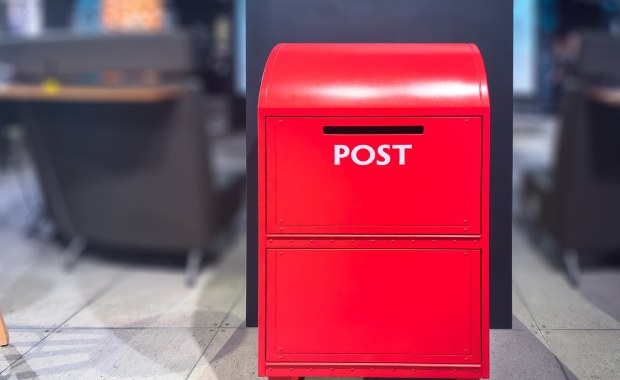 ​Niezwykła historia przesyłki z czasów zimnej wojny. Wróciła do nadawcy po 72 latach