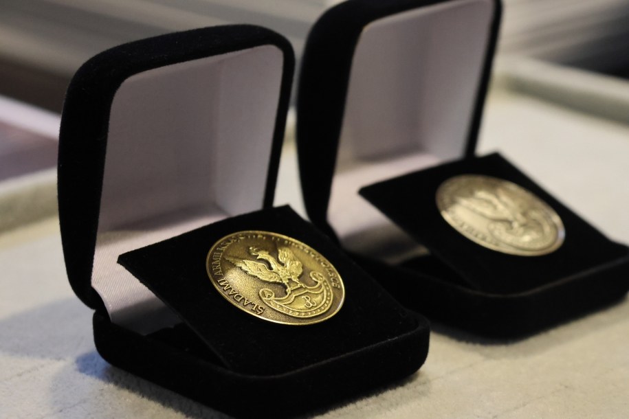 Niezwykła odznaka od Muzeum Armii Krajowej w Krakowie /Jacek Skóra /RMF FM