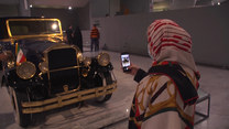 Niezwykła wystawa zabytkowych samochodów. Tak wyglądało życie irańskiej rodziny królewskiej