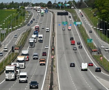 Niezwykłe drogi, na których ograniczenie prędkości zależy od liczby pasów