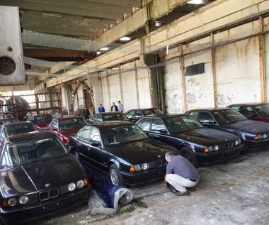Niezwykłe odkrycie. 11 fabrycznie nowych 25-letnich BMW!