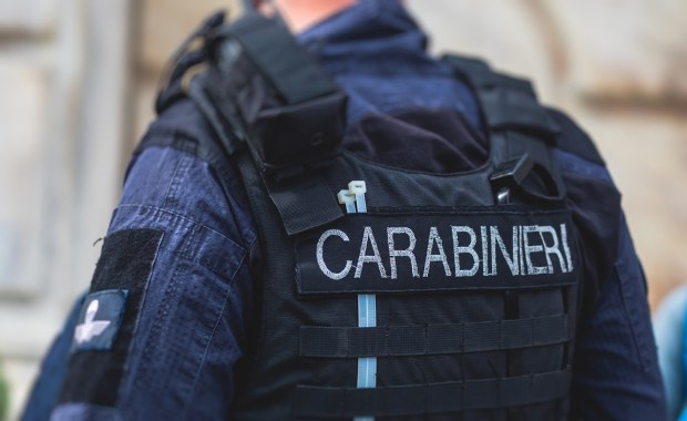 Niezwykłe odkrycie na południu Włoch. Karabinierzy skonfiskowali cenny zabytek