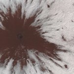 Niezwykłe zdjęcie najmłodszego marsjańskiego krateru