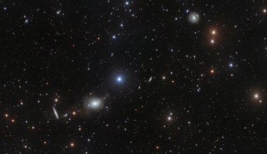 Niezwykłe zdjęcie otoczenia galaktyki NGC 5018
