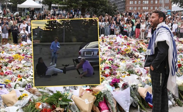 Niezwykły akt odwagi z Sydney. Kamery uchwyciły, jak chciał rozbroić napastnika. To Rosjanin