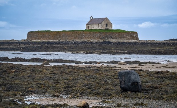 Niezwykły kościół. Przypływ decyduje, czy weźmiesz w nim ślub