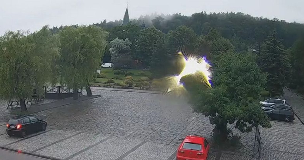 Niezwykły rozbłysk w Lanckoronie. Internauci o tajemniczym zjawisku