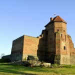 legenda Niezwykły zamek tylko godzinę drogi od Warszawy. Słynie z legendy o Żółtej Damie