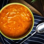 Nigdy nie dodawaj tego składnika do zupy pomidorowej. Może stać się toksyczna