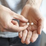 Nigdy nie łącz ze sobą tych leków. Przy suplementach też zachowaj ostrożność