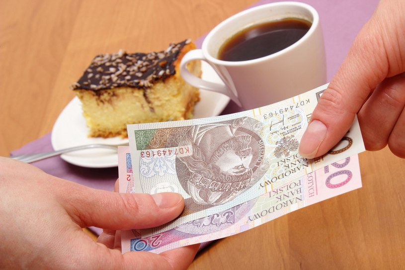 Nigdy nie rób tego w restauracji. Jedną rzeczą urazisz kelnera