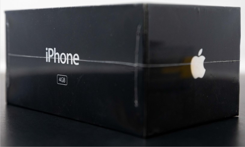 Nigdy nieodpakowany iPhone trafił na aukcję. Jego ostateczna cena przerosła oczekiwania /Zrzut ekranu/LCG Auctions/auction.lcgauctions.com /materiał zewnętrzny