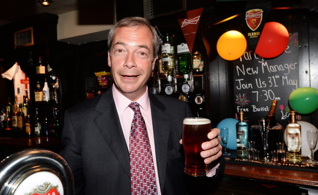 Nigel Farage świętuje sukces swojej partii /ANDY RAIN /PAP/EPA