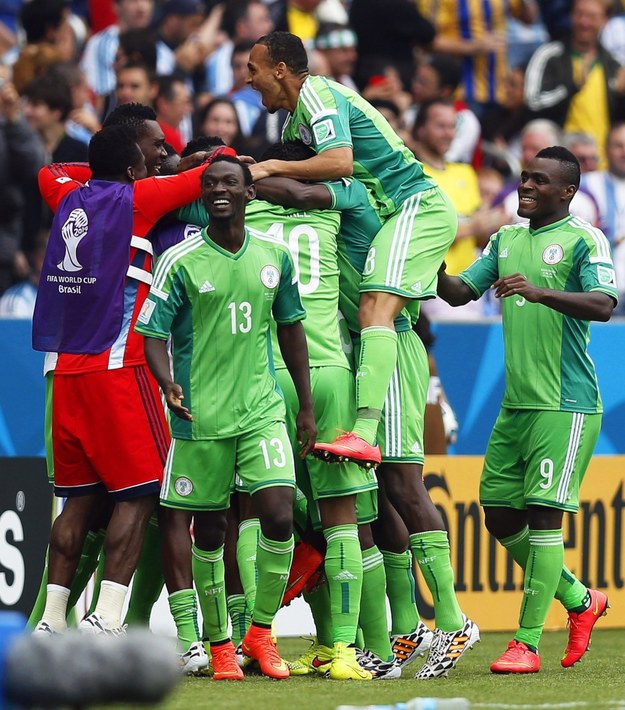 Nigeryjczycy cieszą się z gola w meczu z Argentyną /JORGE ZAPATA /PAP/EPA