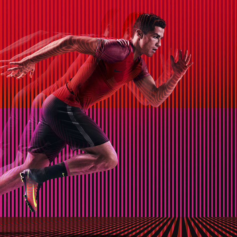 Nike Mercurial Superfly Spark Brillance - nowy wybór Cristiano Ronaldo /materiały prasowe