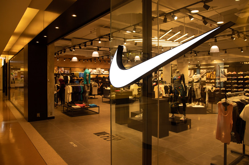 Nike opuszcza Rosję /123RF/PICSEL