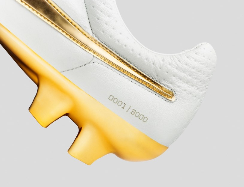 Nike Tiempo Legend "Touch of Gold" 1/3000 /materiały prasowe