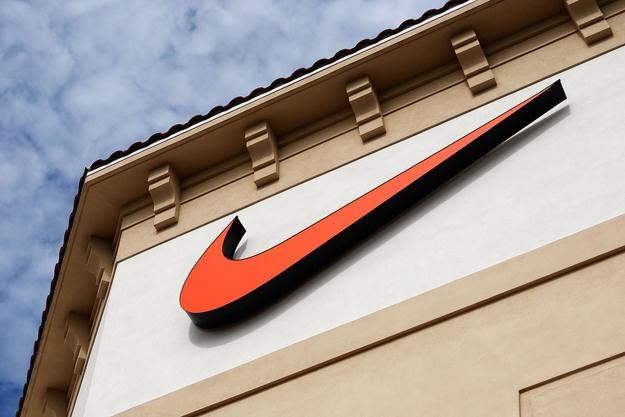 Nike wypłaci 1 mln dolarów odszkodowania za nadgodziny /AFP