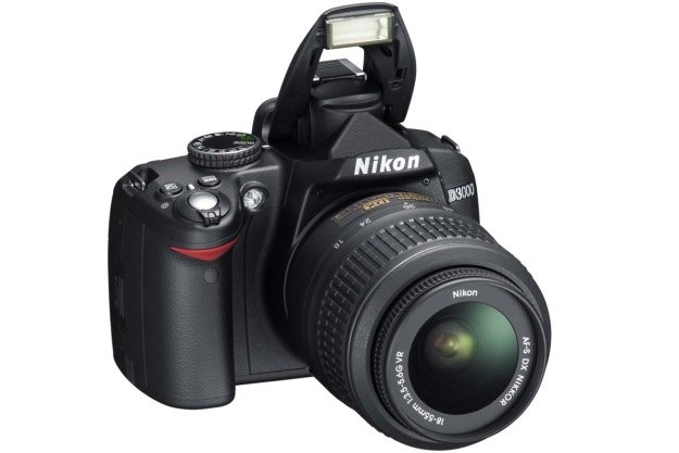 Nikon D3000 - najpopularniejsza z lustrzanek sprzedwanych przez sieć Komputronik /materiały prasowe