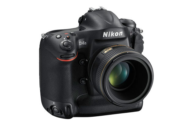Nikon D4S /materiały prasowe