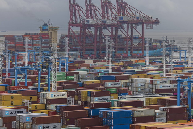 Ningbo-Zhoushan to trzeci po Szanghaju i Singapurze największy port kontenerowy na świecie. /ALEX PLAVEVSKI /PAP/EPA