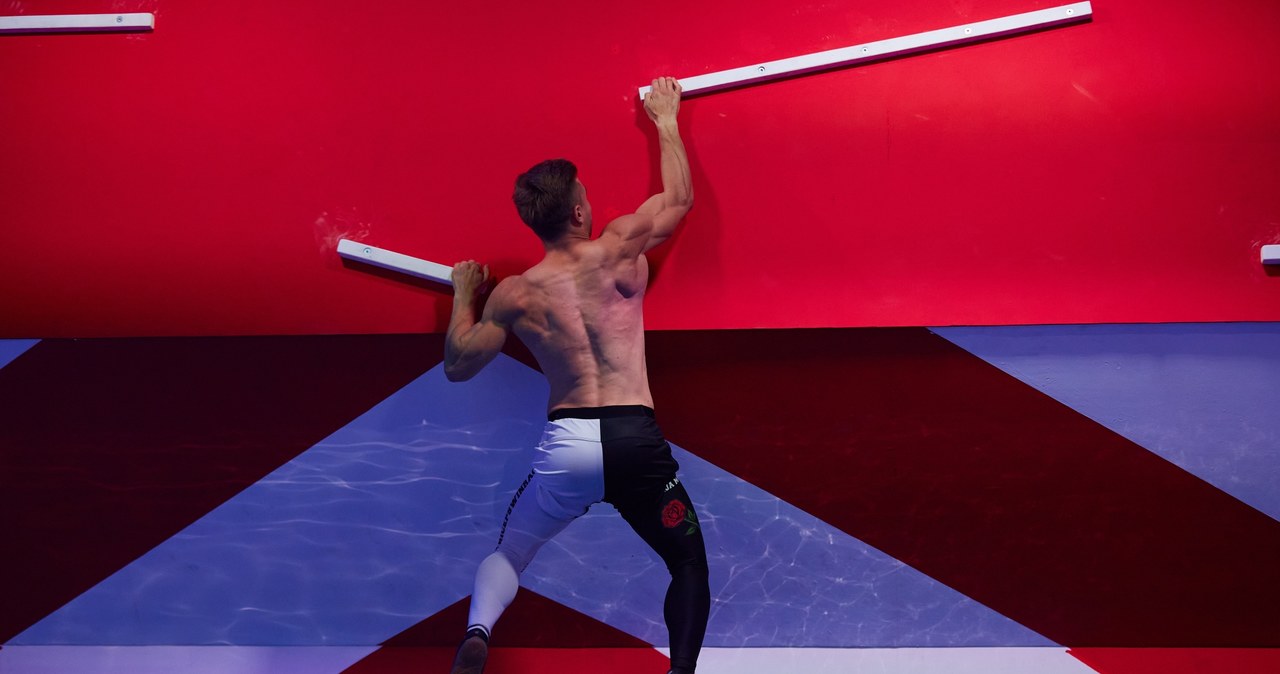 "Ninja Warrior Polska": Robert Bandosz na torze przeszkód /Polsat /materiały prasowe