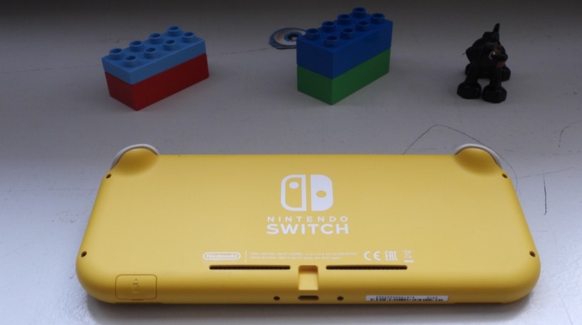 Nintendo Switch Lite - plecki konsoli /INTERIA.PL