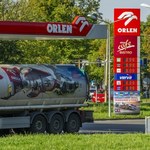 Niskie ceny paliw uderzą w Orlen. Zysk koncernu mocno spadnie