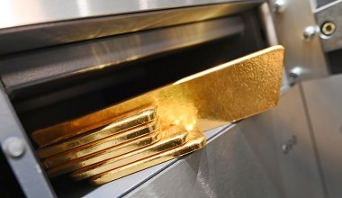 Niskie ceny złota. Metal tak tani, że aż atrakcyjny dla banków centralnych