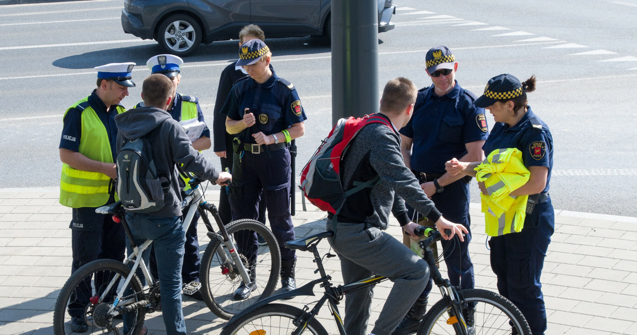 ​Niskie mandaty dla rowerzystów to przeszłość. Teraz mogą dostać nawet 2500 zł kary /Andrzej Zbraniecki/East News /East News