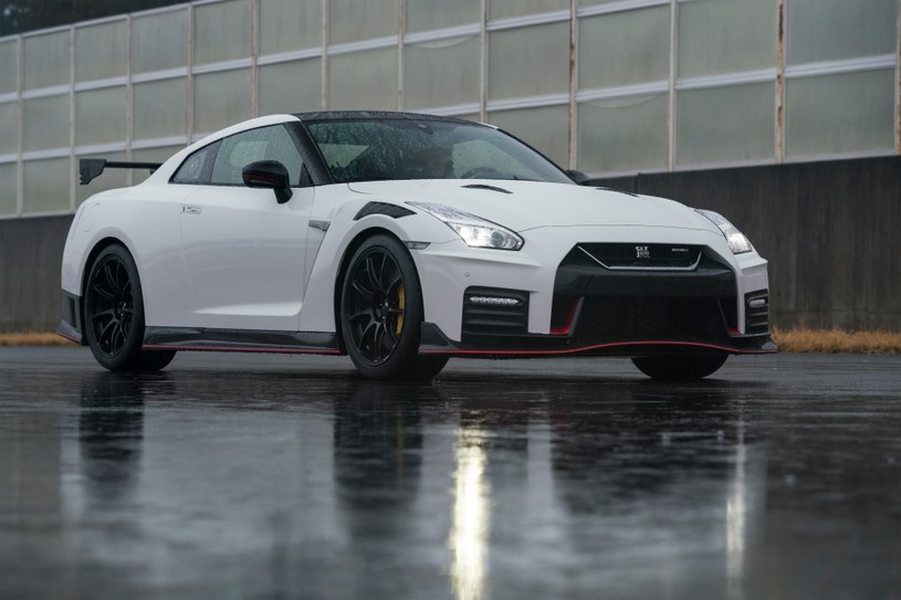 Nissan GT-R Nismo /Nissan