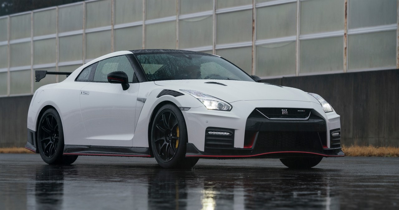 Nissan GT-R Nismo /Nissan