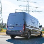 Nissan Interstar to konkurent ulubieńca Polaków. Przestronny i oszczędny