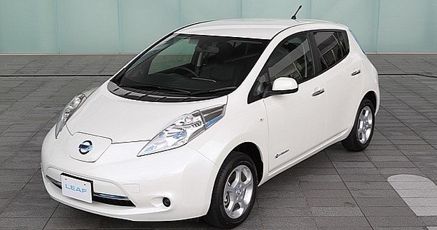 Nissan Leaf 2013 /Nissan