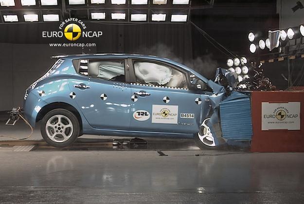 Nissan leaf jako pierwsze auto elektryczne otrzymał 5 gwiazdek /Informacja prasowa