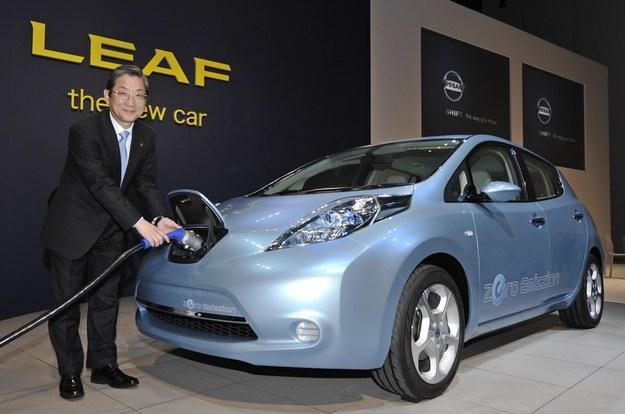 Nissan leaf - samochód roku 2011 /AFP