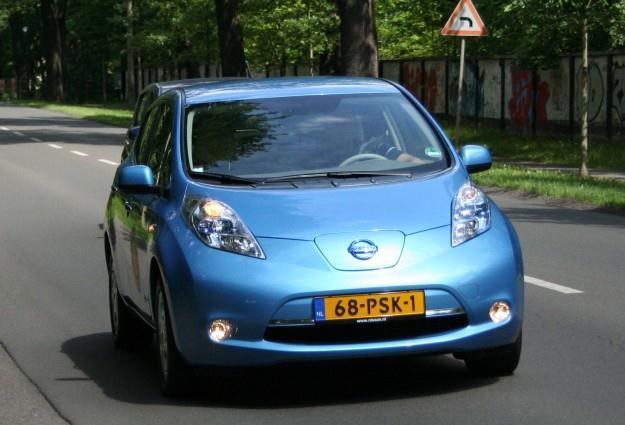 Nissan leaf to europejski i światowy samochód roku 2011 /INTERIA.PL