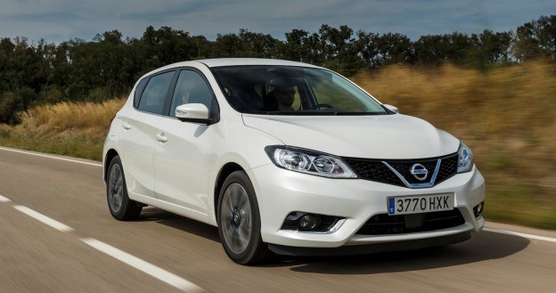 Nissan Pulsar (2015) /Nissan