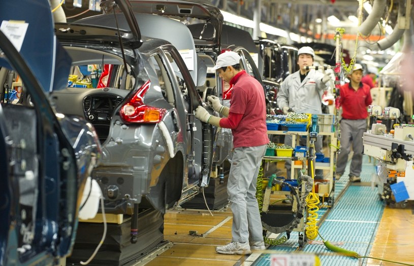 Nissan redukuje zatrudnienie w obliczu spadającej sprzedaży. Nz. fabryka Nissana w Oppama w prowincji Kanagawa /PAP/EPA