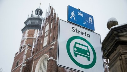 Niszczyli znaki SCT w Krakowie. Trafili w ręce policji