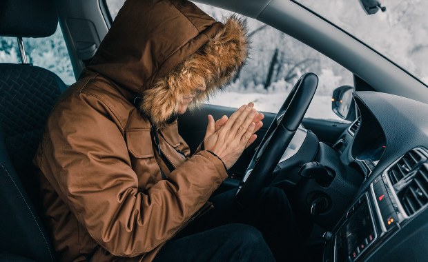 Niż Denise nadciąga nad Polskę. Już w nocy opady śniegu 