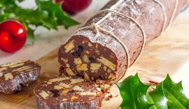 Ніжний шоколадний рулет без випічки за бабусиним рецептом: солодкий смак дитинства