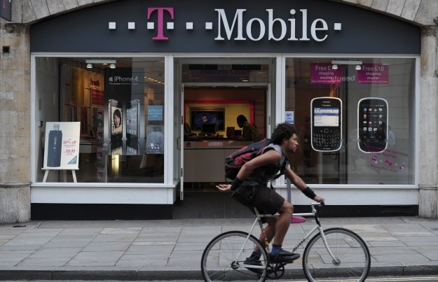 Niższe ceny w roamingu w T-Mobile /AFP