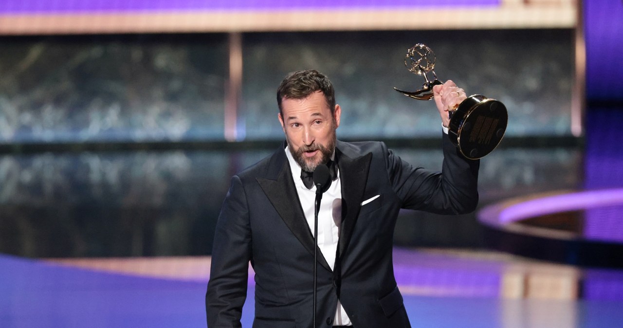 Noah Wyle z nagrodą Emmy za główną rolę w "The Pitt" /Myung J. Chun / Contributor /Getty Images