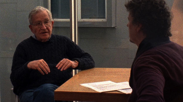 Noam Chomsky w rozmowie z Michelem Gondrym. Obaj spotkają się z widzami Planete+ Doc /materiały prasowe