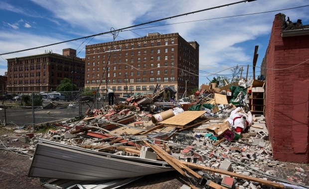 Noc grozy w USA. Tornada sieją spustoszenie i śmierć