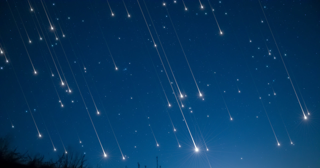 Noc spadających gwiazd to magiczne zjawisko, które warto zobaczyć. Według astrologii może również zwiastować szczęście dla niektórych znaków zodiaku. /123RF/PICSEL