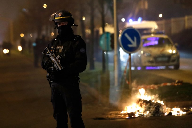 Noc w Bobigny była wyjątkowo niespokojna /AFP