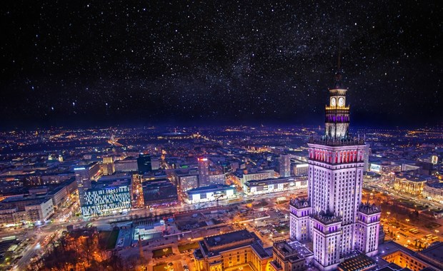 Nocą w Polsce nie widać gwiazd. Naukowcy alarmują ws. zanieczyszczenia światłem 