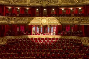 Nocleg z "Upiorem w operze"? Airbnb z Palais Garnier oferują niezwykły pobyt w domu kultowej postaci